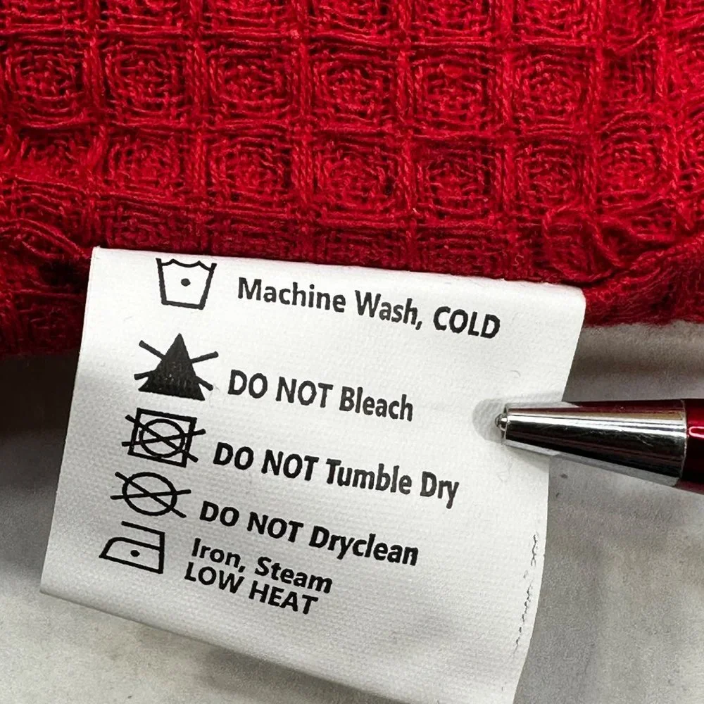 Fabulous Home 2 Pack Christmas Kitchen Towels Cardinals One Plain Red New